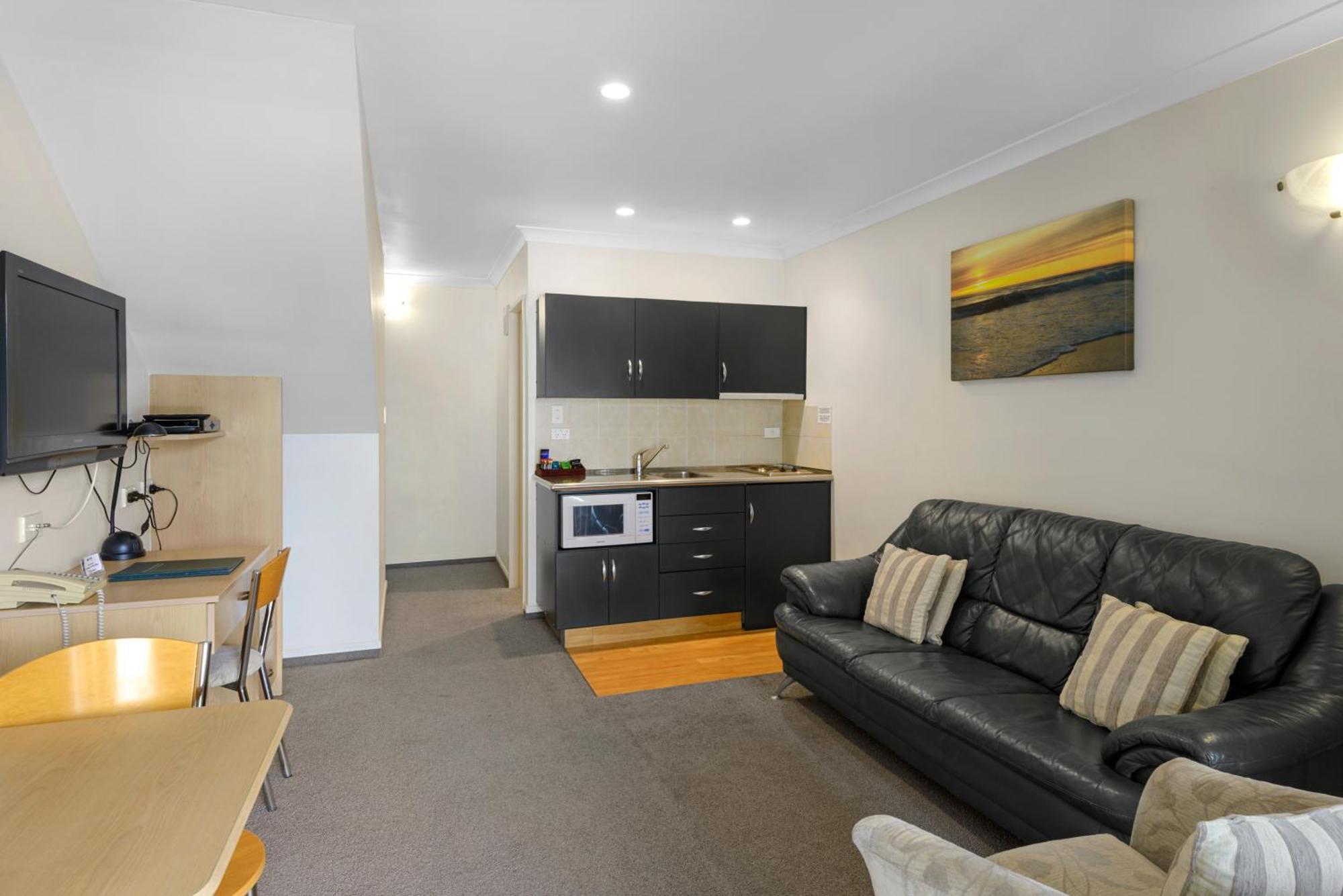 Colombo In The City Christchurch Exteriör bild A typical apartment at the hotel